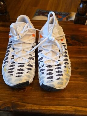 Nike Metcon White Athletic Shoes